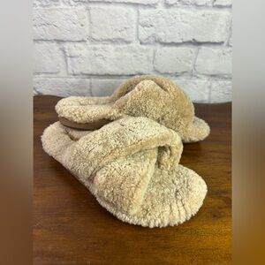 OluKai Women's Tan Slippers